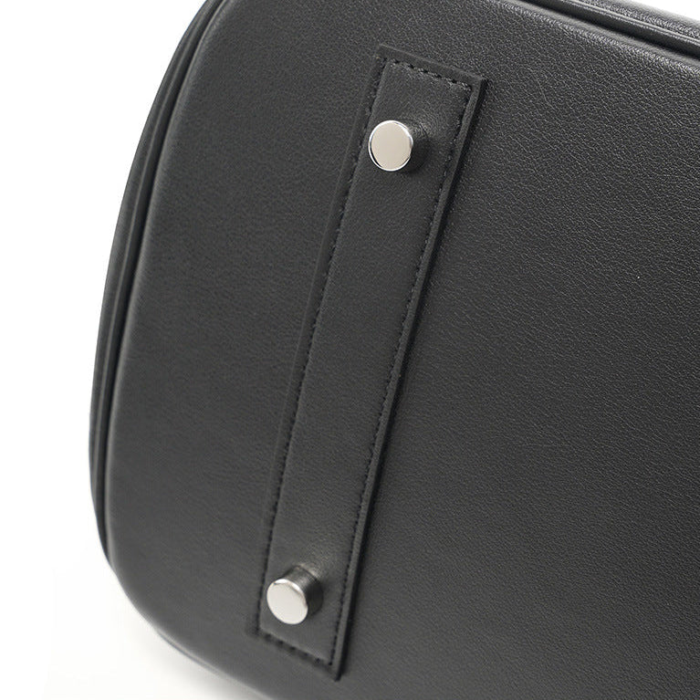 Détails de Carmelia