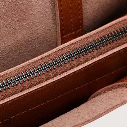 Détails de Sac fourre-tout Luanda en cuir ciré à l'huile