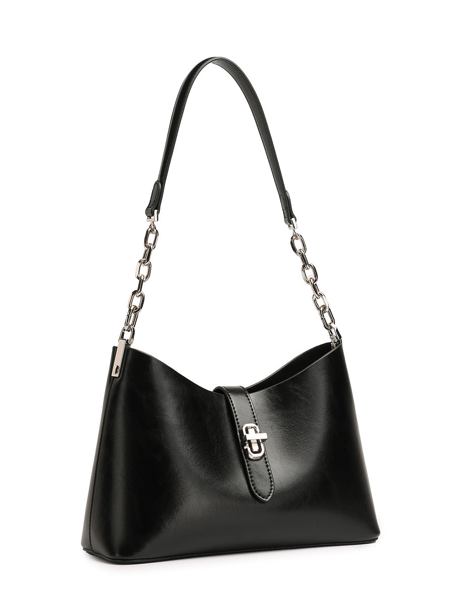 Sac Fanny noir vu de trois quarts, fermoir et bandoulière courte
