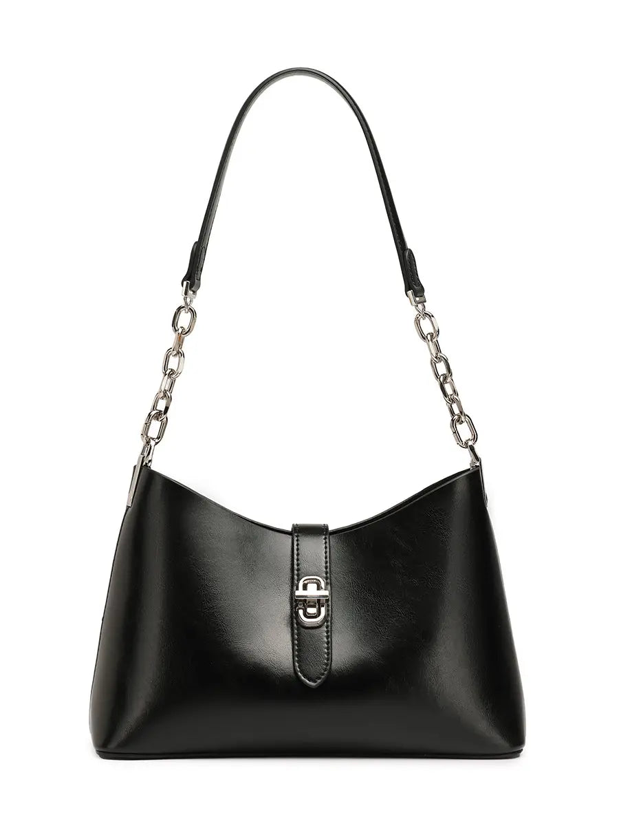 Sac Fanny en cuir de vachette noir, vue de face sur fond blanc