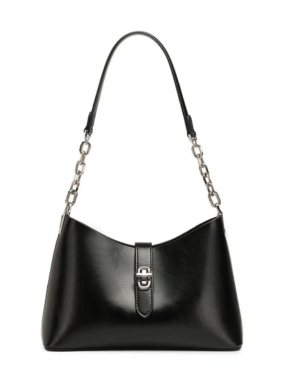 Sac Fanny en cuir de vachette noir, vue de face sur fond blanc