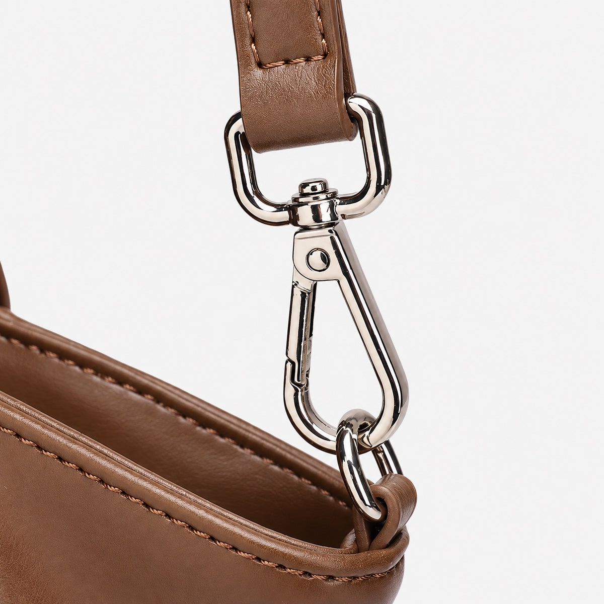 Mousqueton argenté amovible de la bandoulière du sac Irina