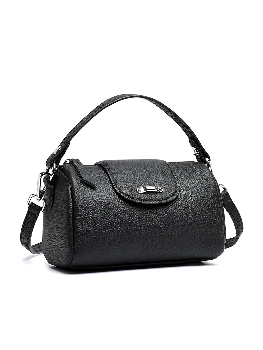 Sac Lana noir vu de trois quarts, forme arrondie et bandoulière