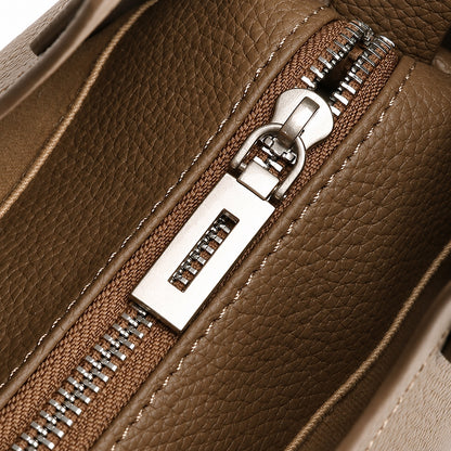 Fermeture à glissière métallique de la pochette intérieure Louise