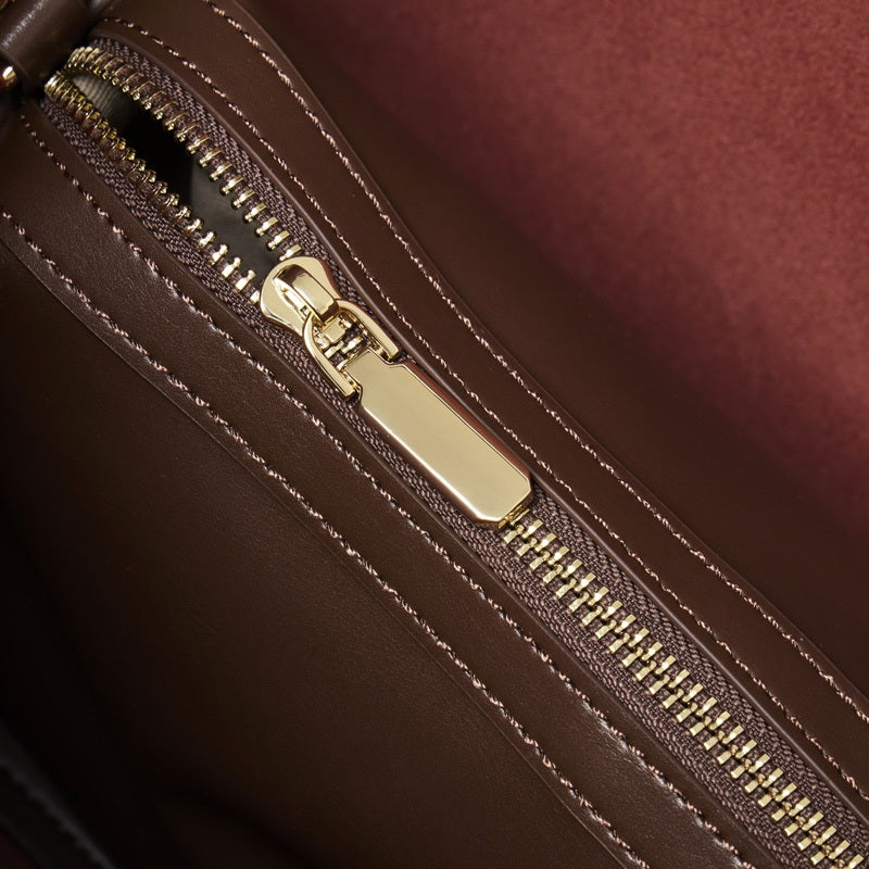 Fermeture zippée du petit sac intérieur Marina
