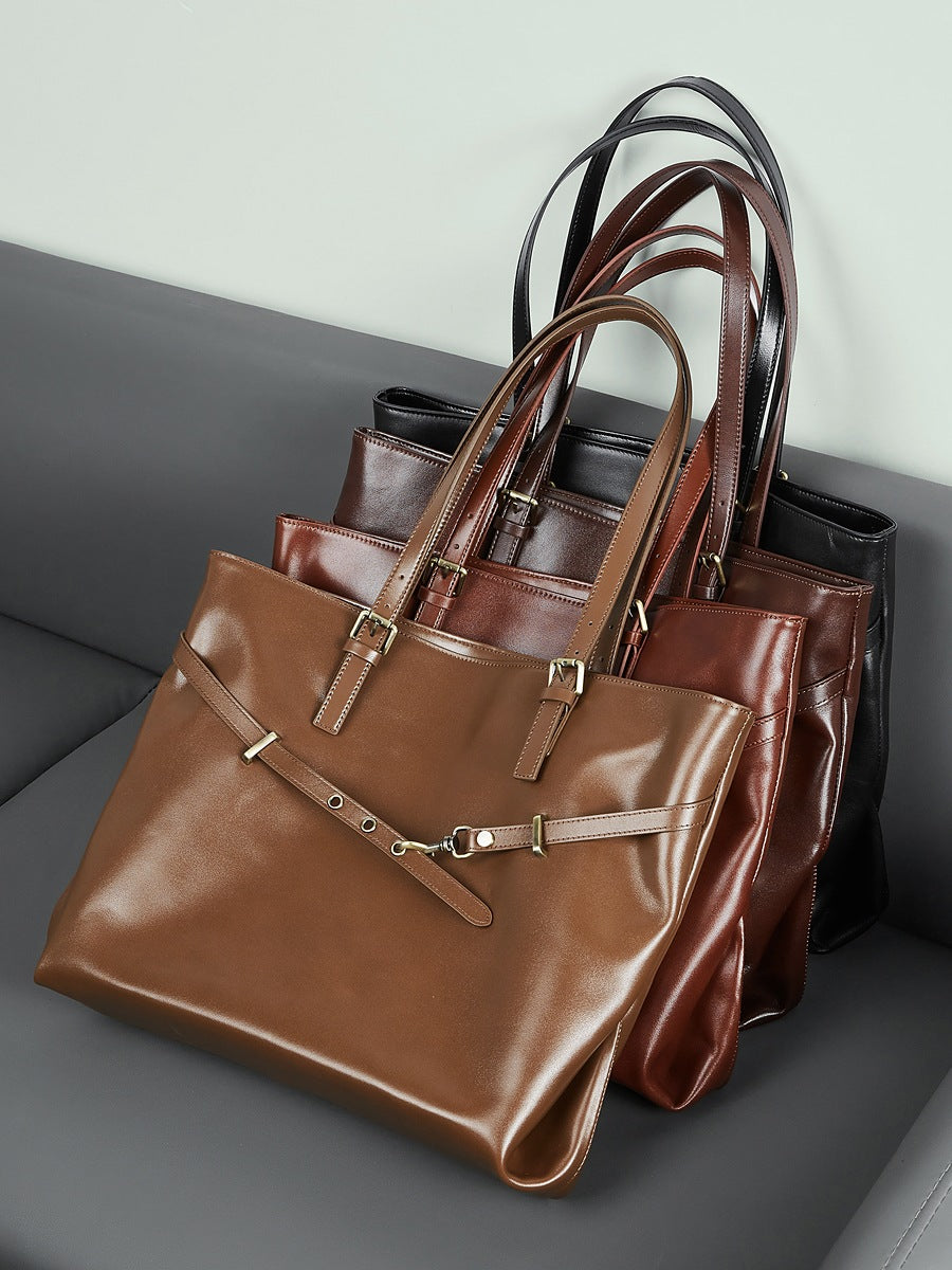Les quatre coloris de Suthida : camel, marron café, chocolat et noir