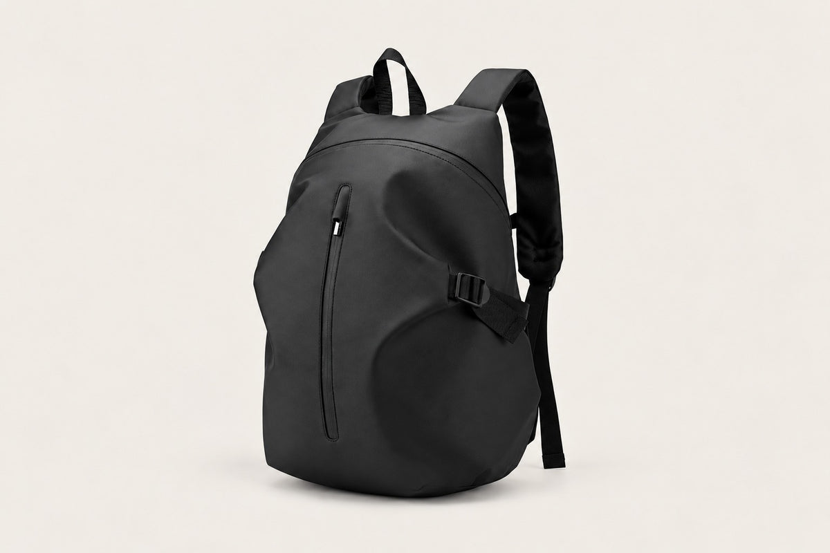 Sac à dos moto Abers XL noir présenté en entier sur fond clair