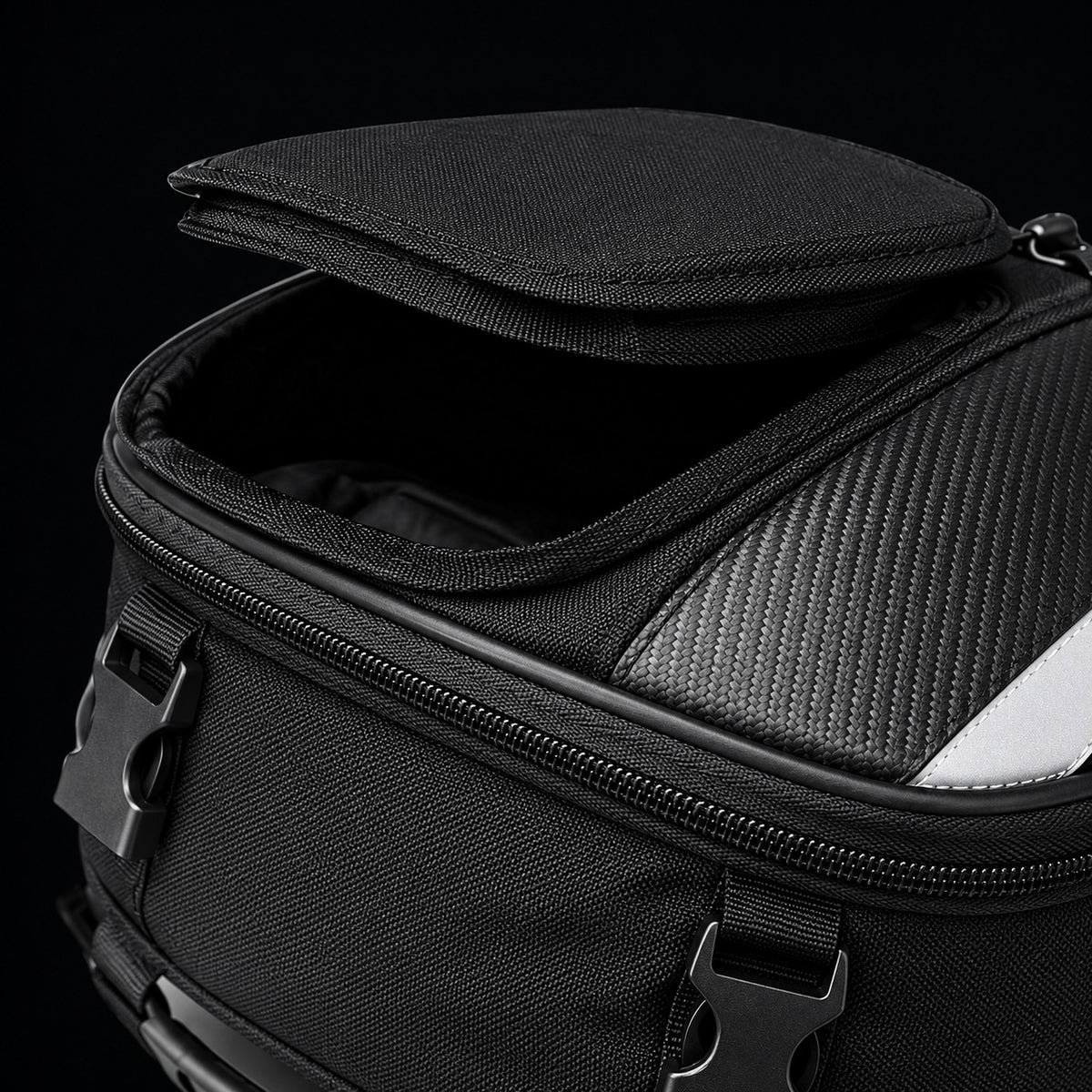 Ouverture du rabat supérieur et intérieur du sac WT2014